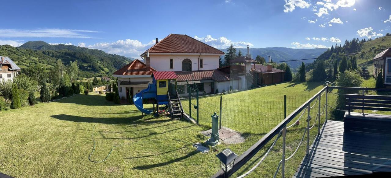 Vila Daria 3 Rucăr Esterno foto